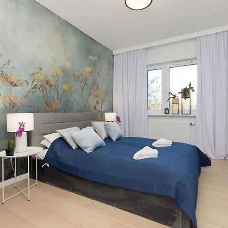 Modern Elegance With Parking & Ac, Next To Manufaktura By Renters Prestige