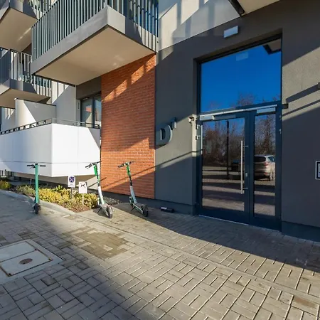 Modern Elegance With Parking & Ac, Next To Manufaktura By Renters Prestige