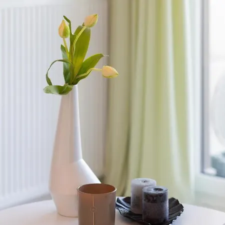 Modern Elegance With Parking & Ac, Next To Manufaktura By Renters Prestige Apartment