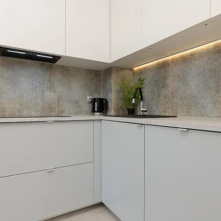 Modern Elegance With Parking & Ac, Next To Manufaktura By Renters Prestige Апартаменти *