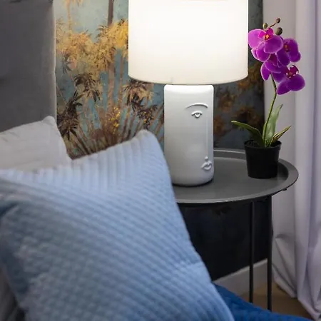 Modern Elegance With Parking & Ac, Next To Manufaktura By Renters Prestige