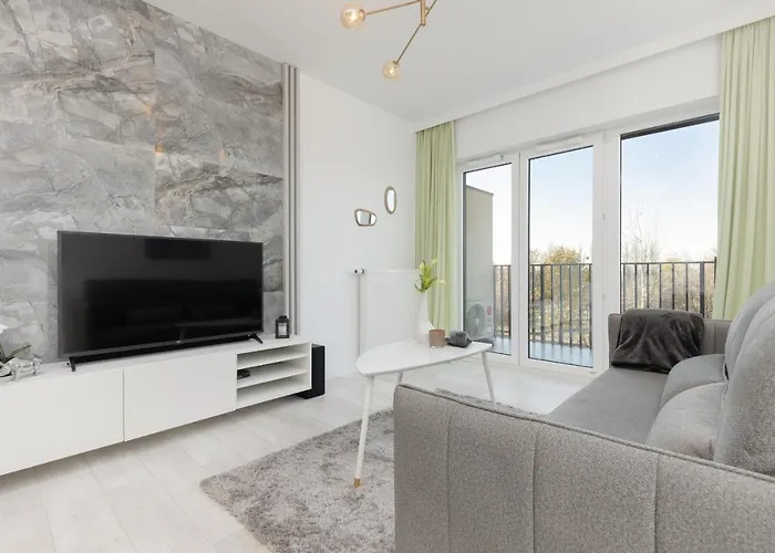 Modern Elegance With Parking & Ac, Next To Manufaktura By Renters Prestige