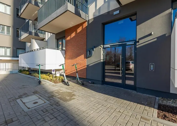 Modern Elegance With Parking & Ac, Next To Manufaktura By Renters Prestige