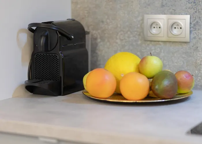 Modern Elegance With Parking & Ac, Next To Manufaktura By Renters Prestige