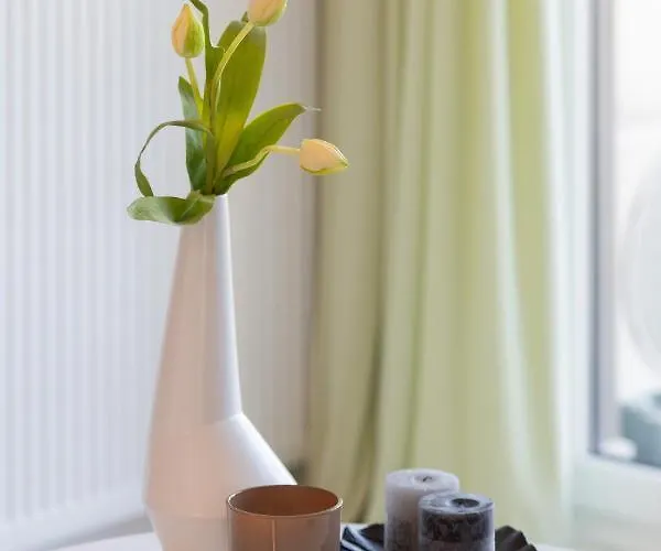 Modern Elegance With Parking & Ac, Next To Manufaktura By Renters Prestige Apartment