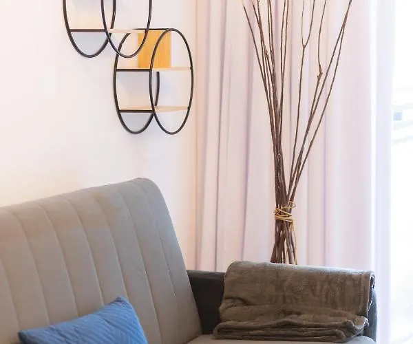 Modern Elegance With Parking & Ac, Next To Manufaktura By Renters Prestige Apartment *