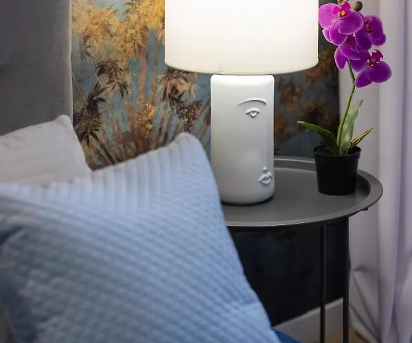 Modern Elegance With Parking & Ac, Next To Manufaktura By Renters Prestige