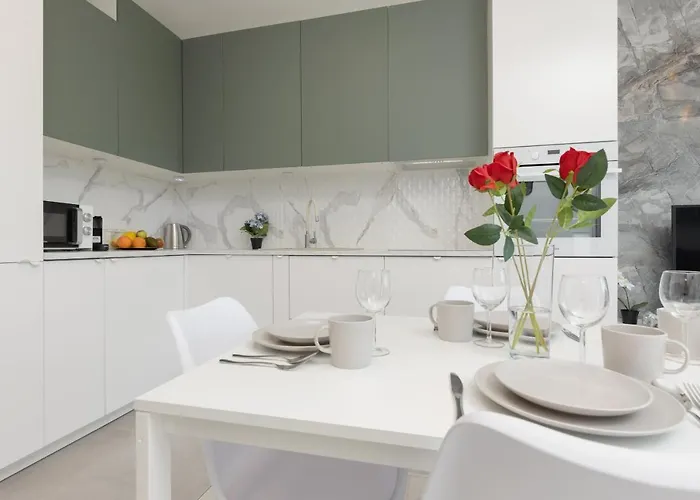 Modern Elegance With Parking & Ac, Next To Manufaktura By Renters Prestige *