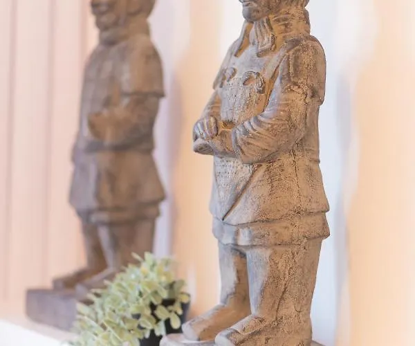 Modern Elegance With Parking & Ac, Next To Manufaktura By Renters Prestige * 罗兹